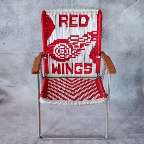 Vintage Red Wings Folding Lawn Chair - Picture 1 of 11